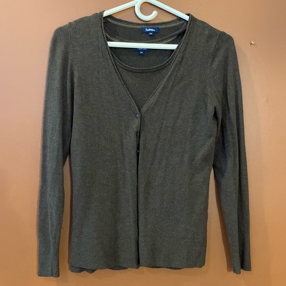 Two-piece cardigan and knitted tank top by Reitmans in size small - Picture 1 of 11